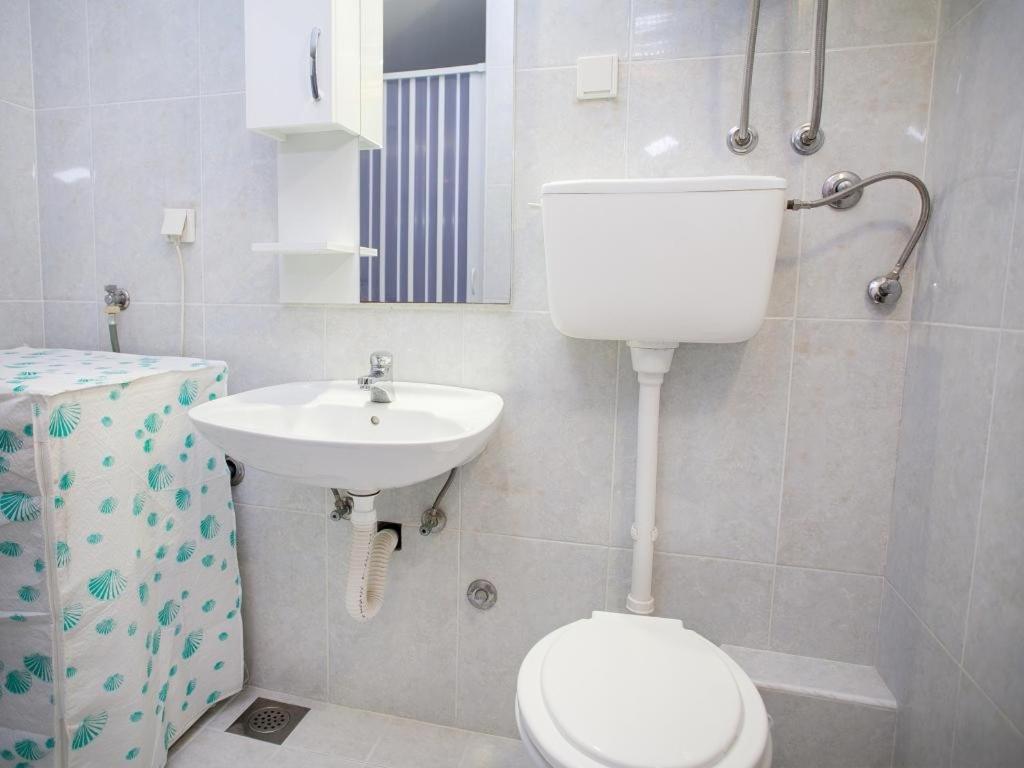 Adria Apartman *