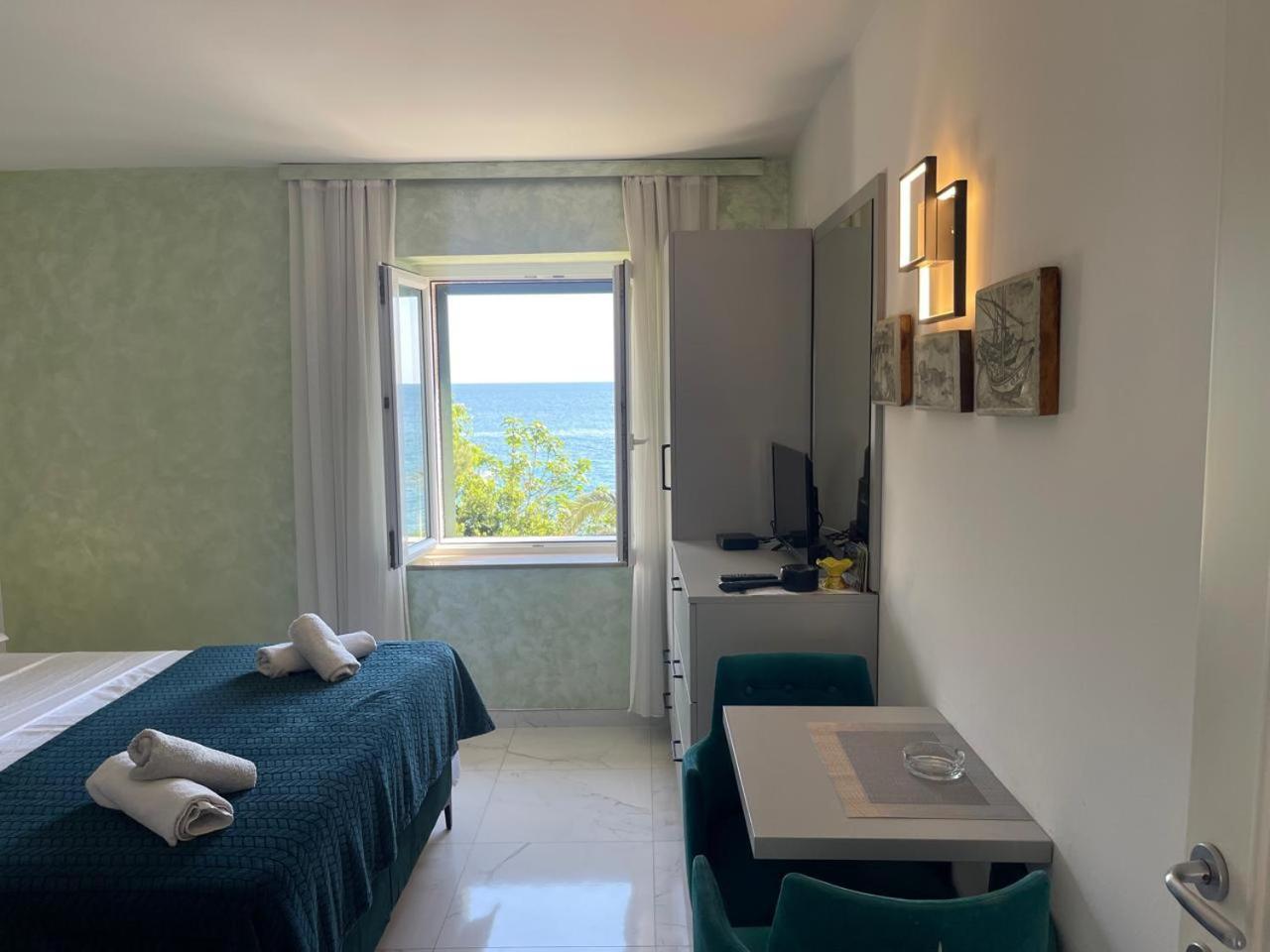 Adria Apartman *